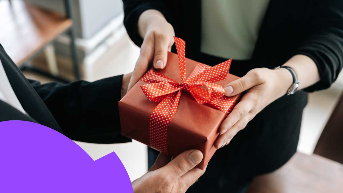 Top 10 Corporate Gift Ideas for Employees in Dubai