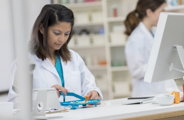 How Can I Become a Certified Pharmacy Technician?